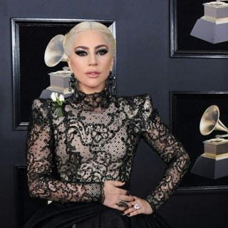 Fotogalería: Lo destacado de la alfombra roja de los Grammy