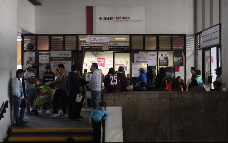 En el módulo que se encuentra en Palacio Federal, alrededor de 50 personas fueron atendidas en una hora. EL INFORMADOR/G. Gallo
