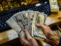 Se anticipa que el peso mexicano cotice entre 18.50 y 18.70 pesos por dólar en operaciones interbancarias a la venta. EL INFORMADOR / ARCHIVO
