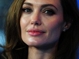 Proteger a las mujeres es un tema que centra la atención de Jolie, cofundadora de la Iniciativa para la Prevención de la Violencia Sexual. AFP/ARCHIVO