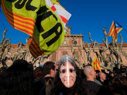 Fotogalería: Protestan tras aplazamiento de reeleción de Puigdemont