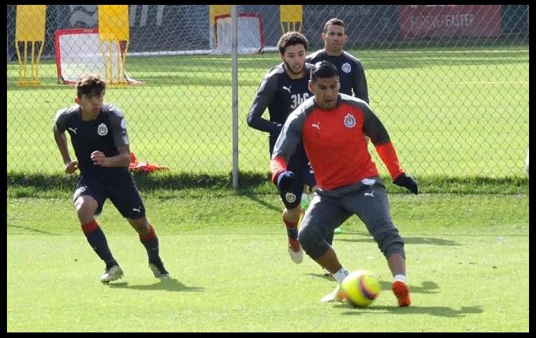 Carlos Salcido dijo con buen humor que ya no tiene 20 años y que las piernas ya no le dan para algunas jugadas. EL INFORMADOR / J. Robles