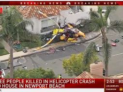 La Administración Federal de Aviación de EU dijo que cuatro personas viajaban en el helicóptero. AP / KABC-TV
