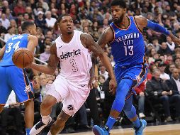Paul George (#3) registró 28 puntos para Oklahoma City, pero se fue en blanco en el último cuarto. AP/N. Wass