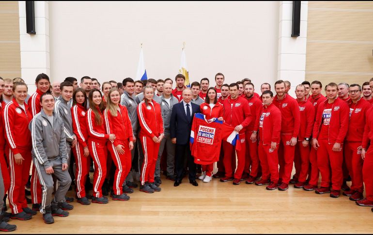 ''Es doblemente más difícil (de participar en los Juegos Olímpicos) cuando el deporte se mezcla con acontecimientos (...) que le son ajenos, con la política u otra cosa'', lamentó el mandatario. EFE / G. Dukor