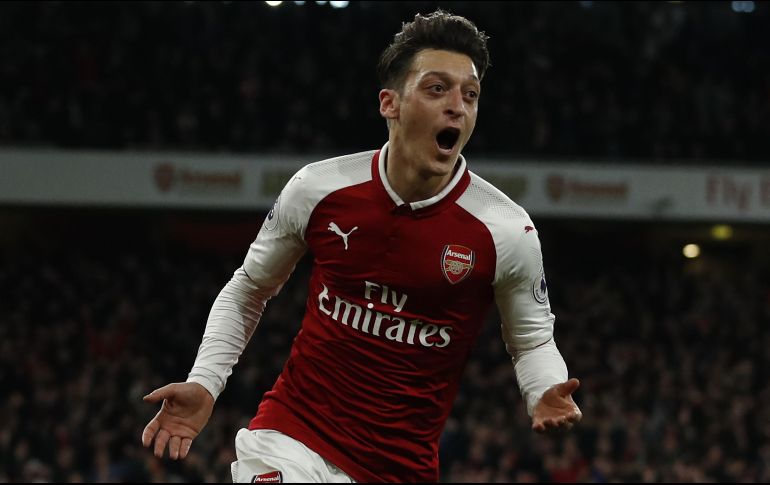 Después de meses de rumores sobre su futuro, el jugador teutón, tentado por equipos de la talla de ManU o el PSG, pondría fin a las especulaciones comprometiéndose con el Arsenal. AFP / ARCHIVO