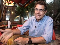 Según el último informe del INE, Armando Ríos Piter es el más aventajado, acumula 55 mil 893 firmas jaliscienses. SUN / ARCHIVO