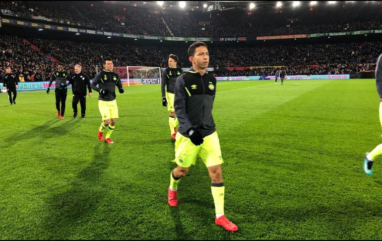 Aunque Lozano genera peligro, el PSV no logra concretar. TWITTER/@PSV