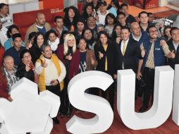 La aspirante del frente integrado por el PAN, PRD y Movimiento Ciudadano sostuvo una reunión con jóvenes de la delegación Miguel Hidalgo. TWITTER/ @Ale_BarralesM