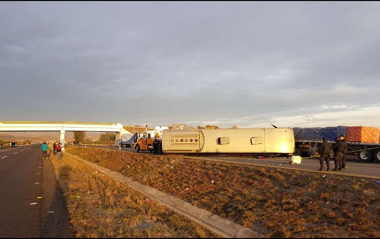 Los lesionados fueron trasladados de emergencia para recibir atención médica, aunque no se han dado datos sobre su estado de salud actual. ESPECIAL/UEPCBJ