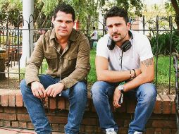 Daniel Posada (a la derecha) prepara la nueva serie “Tijuana”. En la imagen posa junto al protagonista de “El Chapo”, Marco de la O