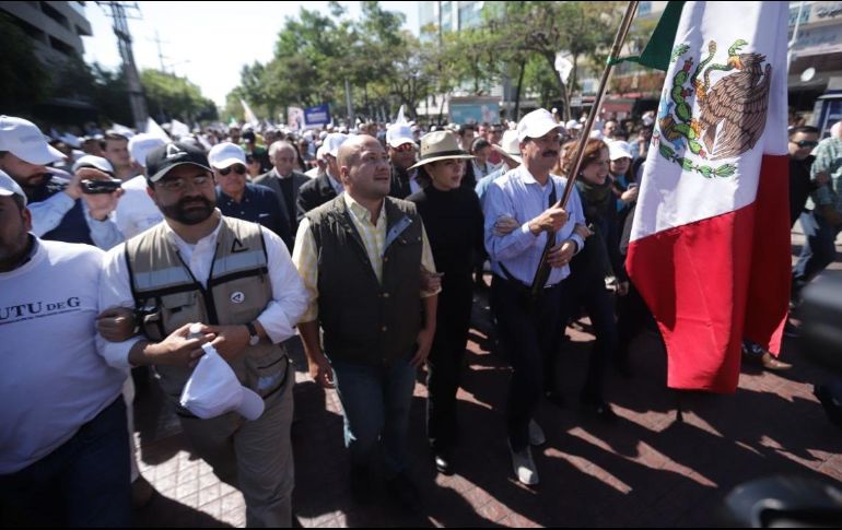 Corral marchó esta mañana desde la glorieta de los Niños Héroes por Chapultepec hacia las 11:30 horas. EL INFORMADOR / F. Atilano