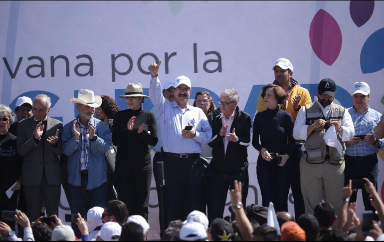 En la Plaza de la República, Corral dio un pequeño discurso. EL INFORMADOR / F. Atilano