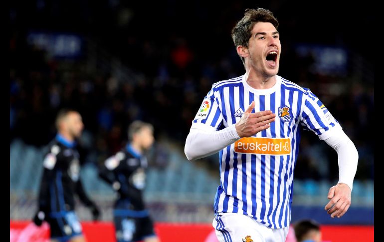 El defensa Artiz Elustondo celebra el cuarto gol de la Real Sociedad. EFE/J. Herrero