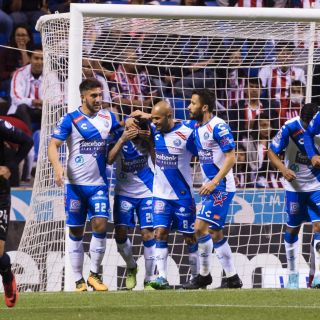 Chivas cae en Puebla
