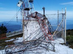 Personal de la Coordinación de Protección Civil de Oaxaca notificó la caída de la antena de comunicaciones en Humo Chico. TWITTER / @SASMEX