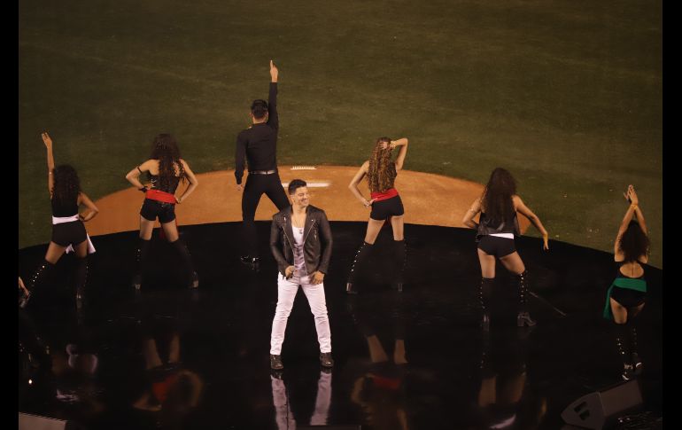 El cantante Yahir cantó 