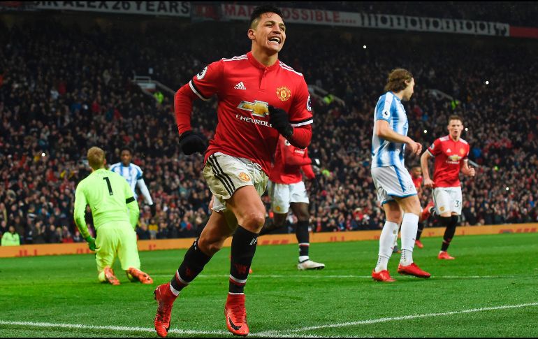 El ManU logró su par de anotaciones a través del belga Romelu Lukaku y del chileno Alexis Sánchez, quien se estrenó como goleador con el equipo en la Liga Premier. AFP / P. Ellis