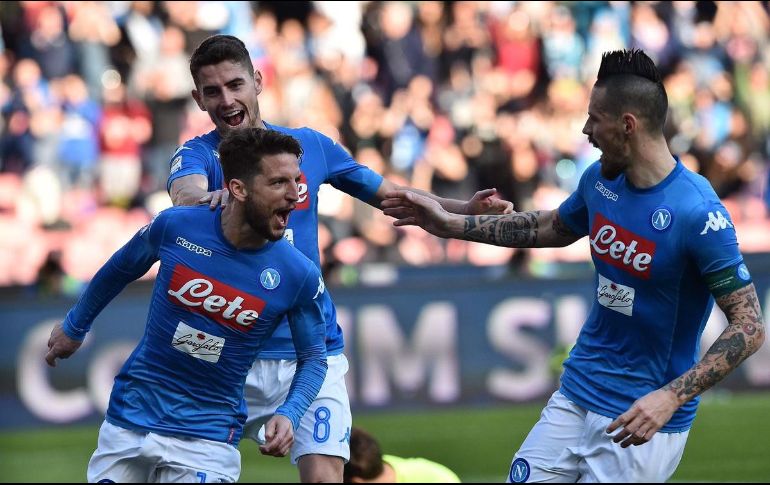 El club partenopeo (57 unidades) aventaja por solo un punto a la Juventus (56), segundo lugar general. TWITTER/@sscnapoli
