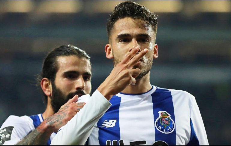 Reyes celebra tras adelantar a su equipo en el marcador al minuto 38. EFE/P. Cunha