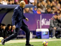 El técnico francés dice pensar sólo en el próximo partido y no en su continiudad en el banquillo madridista. EFE/K. Fosterling