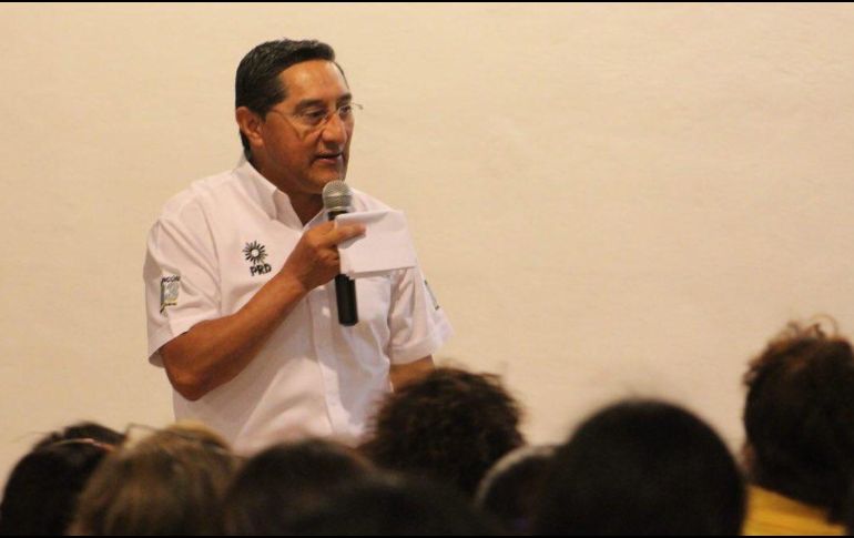 Melquiades podría haberse beneficiado en 2015 con 430 mil pesos de una empresa, y de otra 49 millones de pesos. TWITTER / @JuanVergaraFdz