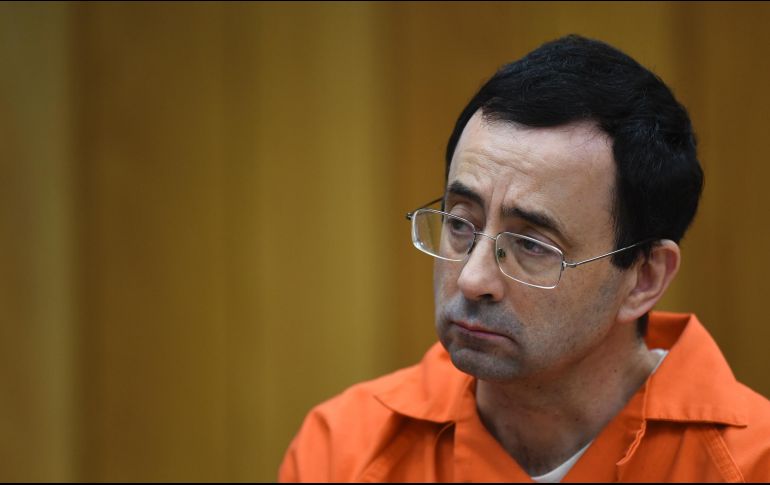 Larry Nassar, de 54 años, fue sentenciado a entre 40 y 175 años de prisión por violencia sexual.