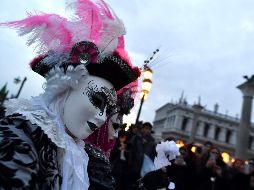 Fotogalería: Con máscaras celebran carnaval en Venecia