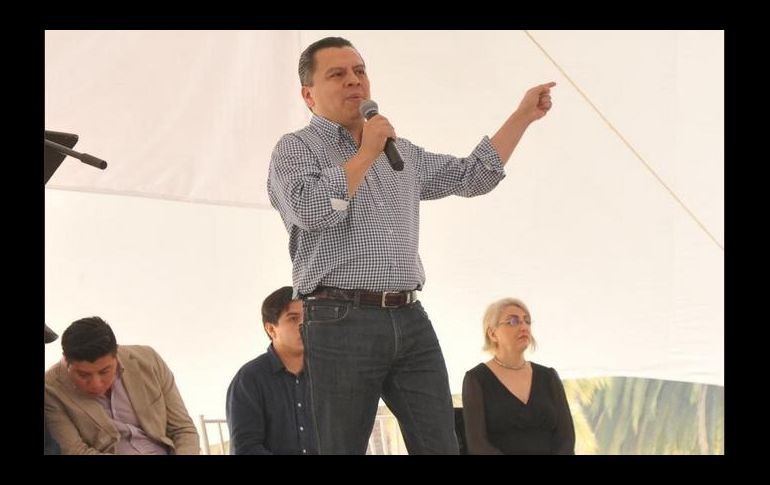 El líder nacional del PRD urgió a convocar una reunión con las fuerzas políticas con el fin de buscar una solución a la inseguridad. TWITTER