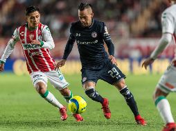 El encuentro cayó en un letargo en el que los dos equipos no atinaban a controlar la pelota. MEXSPORT/A. Juárez