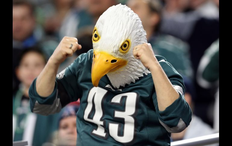 Un fan de los Eagles reacciona en el US Bank Stadium.