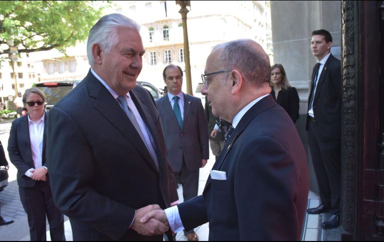 Rex Tillerson, y el canciller argentino, Jorge Faurie, acordaron aumentar la presión contra Venezuela con sanciones económicas. NTX/ ESPECIAL