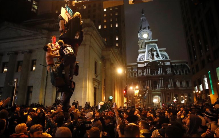 Las autoridades anunciarían este lunes los detalles, incluida la fecha de la celebración del desfile oficial por las calles de la ciudad. AP / M. Rourke