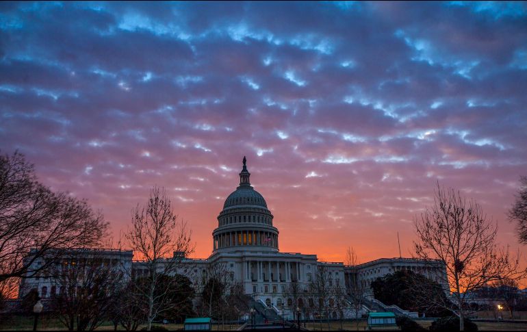 El Capitolio visto al amanecer en Washington, DC, la capital estadounidense. AP/J. Applewhite
