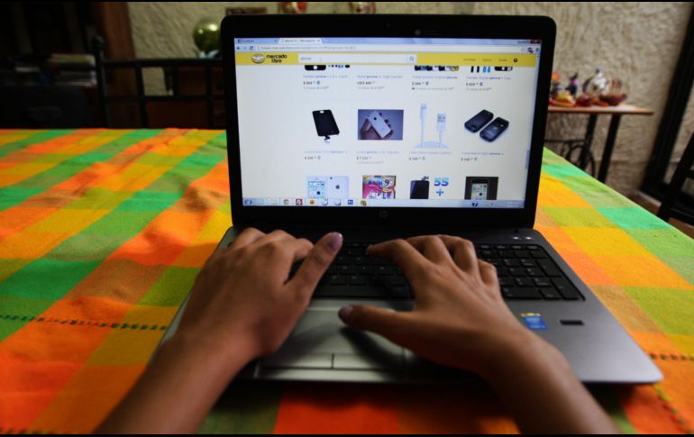 Para mantener la seguridad al navegar en internet, recomendó contar con tecnologías y un sistema operativo moderno y seguro.  EL INFORMADOR/ ARCHIVO