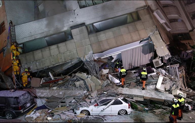 Autoridades reportaron que seis edificios de la ciudad resultaron gravemente dañados. EFE/R. Tongo
