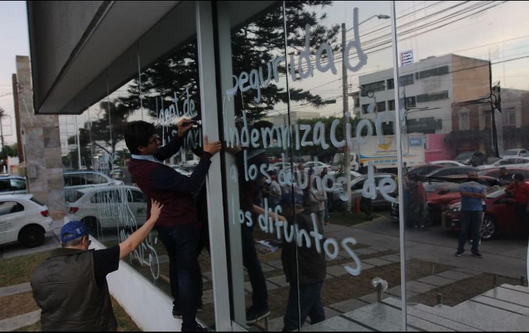 Choferes de Uber se manifestaron este martes para exigir mayor seguridad. EL INFORMADOR / G. Gallo