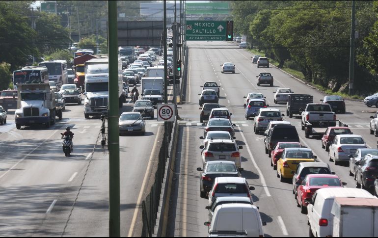 Con la obra se pretende aligerar el tránsito y por ende disminuir la emisión de contaminantes. EL INFORMADOR/Archivo