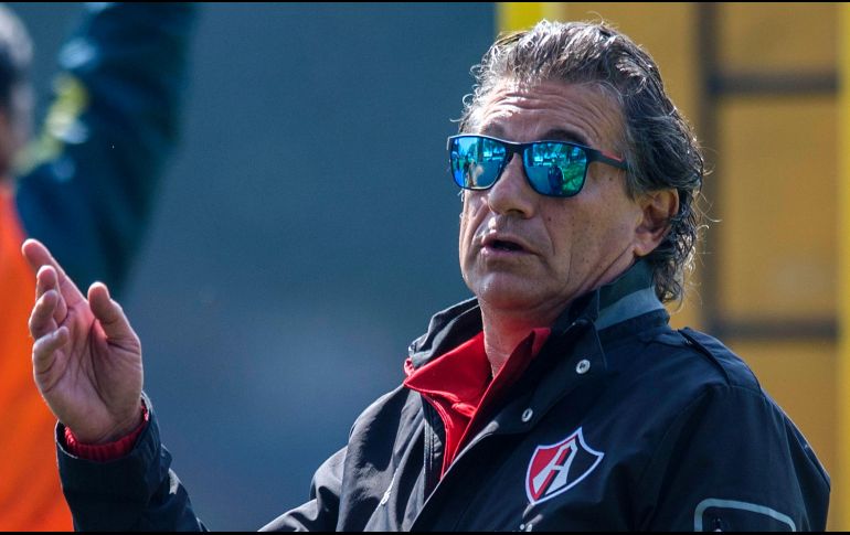 ''No está mal que un jugador tenga alternativas para jugar en diferentes posiciones (…) Para la selección creo que es completamente erróneo porque no tiene tantos días de trabajo'', comenta. MEXSPORT / ARCHIVO