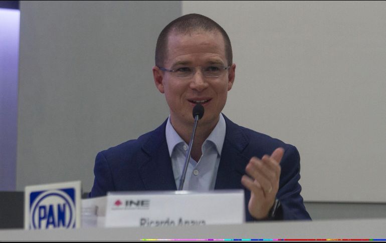 Senadores del PRI señalan que en los últimos meses, diversos medios de comunicación han publicado la falta de congruencia de Anaya. NTX/ARCHIVO