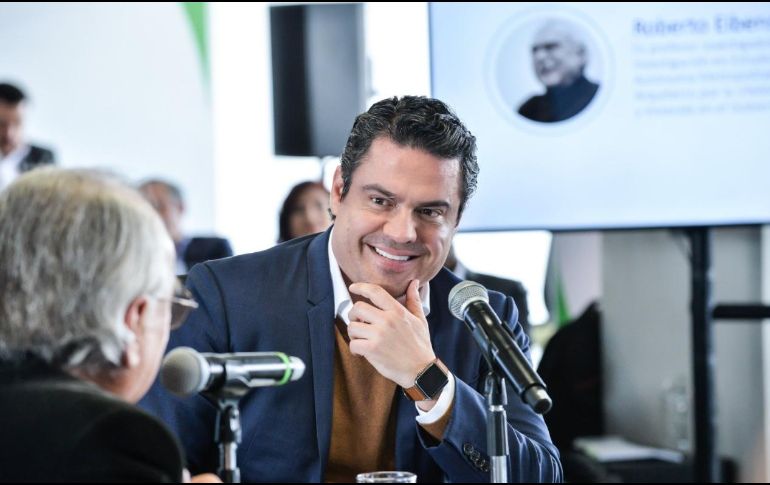 Aristóteles Sandoval indicó que su administración recibió a la SSJ con una deuda de más de cuatro mil millones de pesos. TWITTER / @AristotelesSD