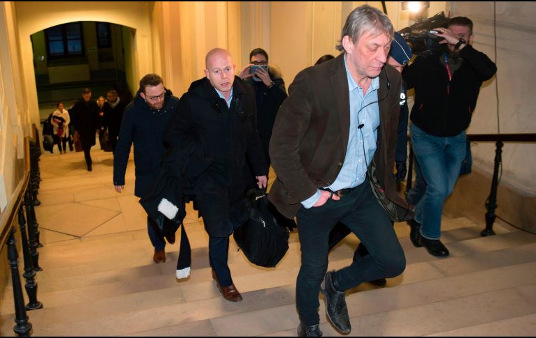 Sven Mary (centro), abogado de Abdeslam, acude al tribunal de Bruselas. AFP/J. Thys