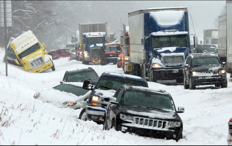 Una carambola en autopista interestatal 94, en Galesburg, Michigan. AP/Kalamazoo Gazette-MLive Media Group/M.Bugnaski