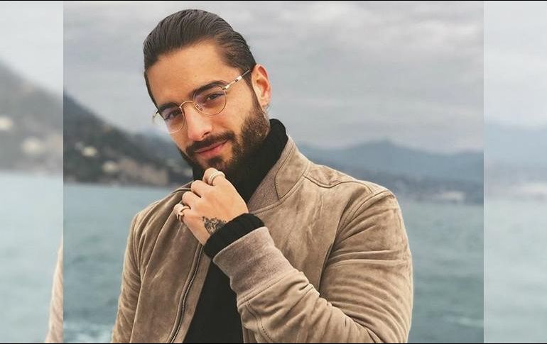 Maluma salió al balcón de su habitación para saludar a todos sus fans, por lo que causó un alboroto entre las personas que estaban cerca. INSTAGRAM / maluma