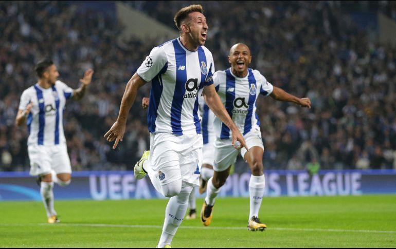 El jugador tiene contrato con el Porto hasta verano de 2019, equipo donde es pieza fundamental. AP/Archivo