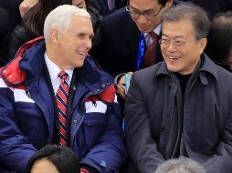 El vicepresidente de EU despegó de Seúl tras presenciar a última hora del sábado pruebas de patinaje de velocidad de los Juegos de Invierno de Pyeongchang. EFE / YONHAP