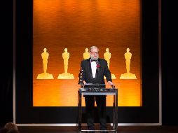 El británico, de 78 años, da un discurso de agradecimiento tras recibir la estatuilla. AFP/V. Macon