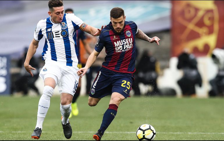 Herrera, quien asistió en el último gol, se mantuvo en la cancha durante todo el partido. EFE/M. Araujo