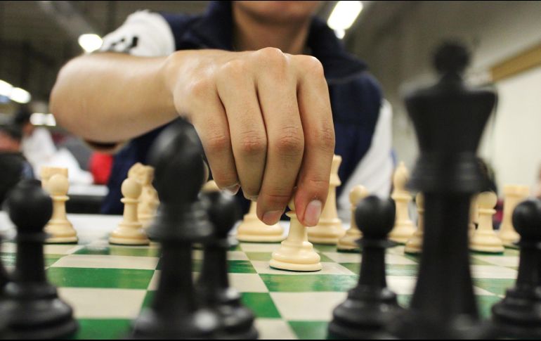 Los juegos de mesa son una buena opción de actividad mental. NOTIMEX/Archivo