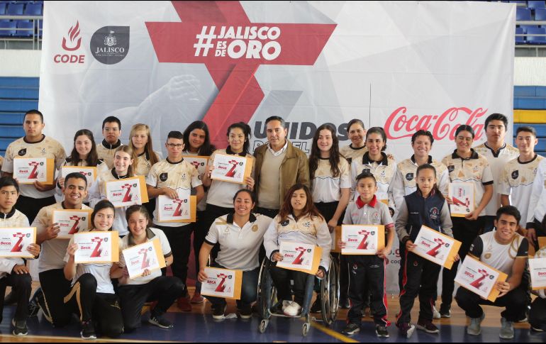 Los pagos para los atletas se darán conforme vayan cumpliendo con la documentación obligada para recibir este estímulo económico. EL INFORMADOR / G. Gallo